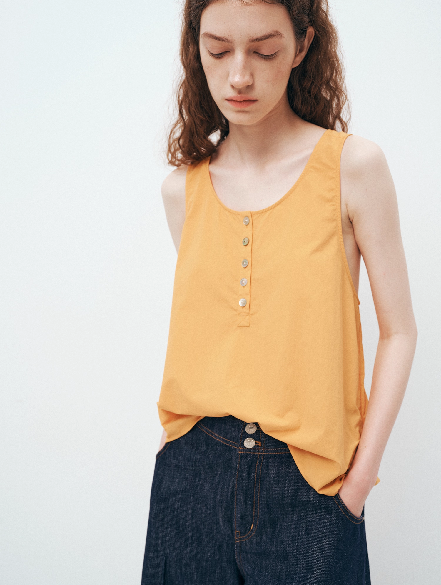 Round Neck Cross-Back Short Vest