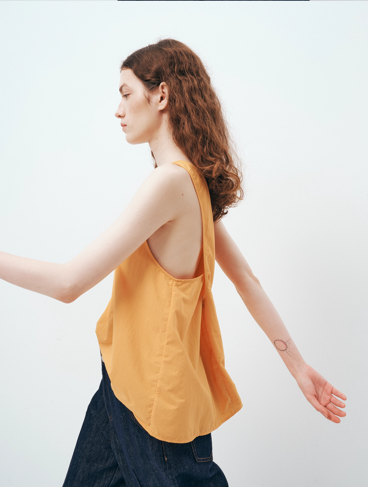 Round Neck Cross-Back Short Vest