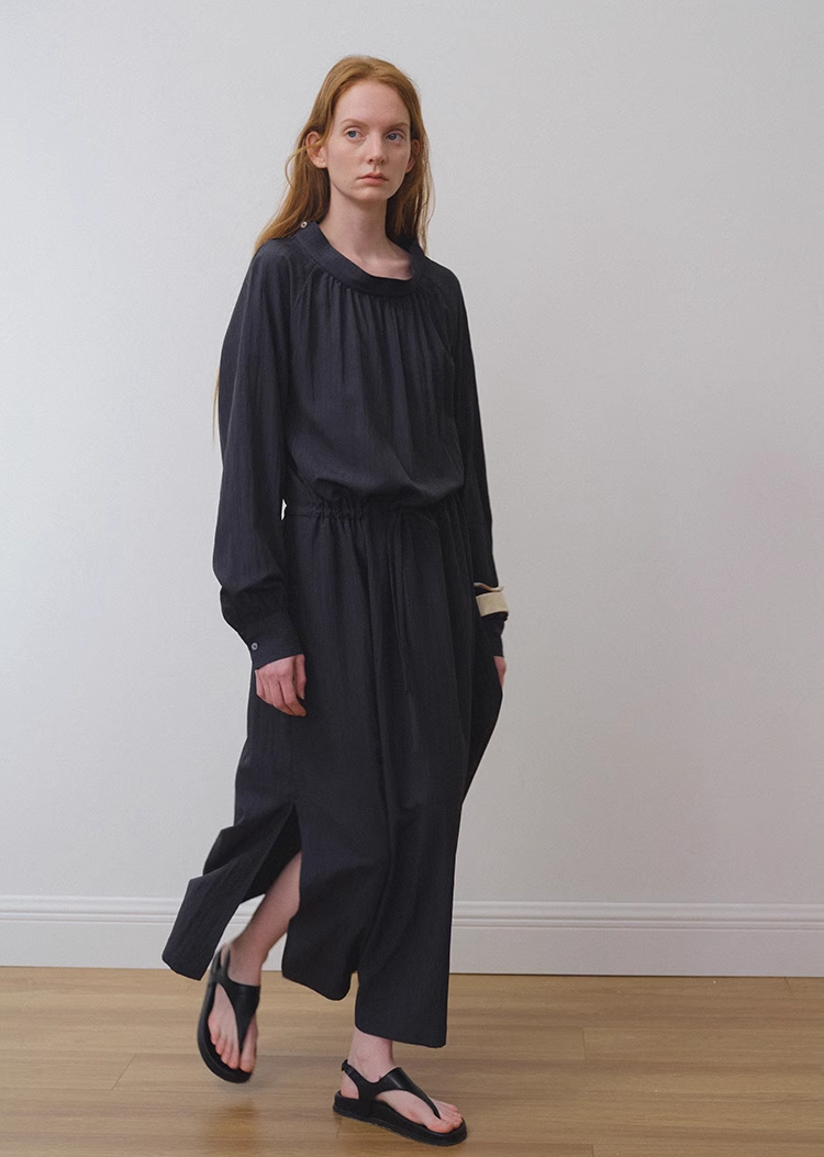 Vintage-Inspired Puff Sleeve Midi Dress